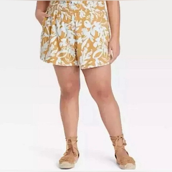 Ava & Viv Pants - Ava & Viv High Waist Floral Tan Shorts Stretch Size 4X